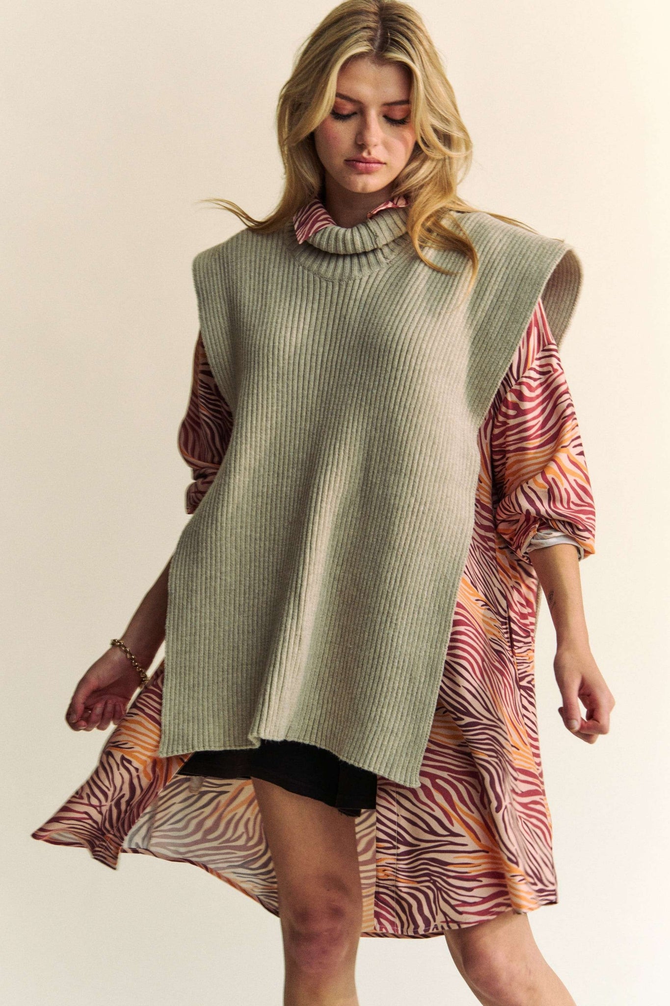 Side Split Turtleneck Sleeveless Sweater