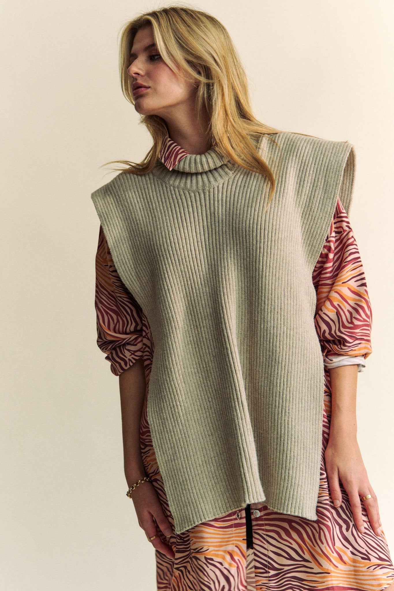 Side Split Turtleneck Sleeveless Sweater